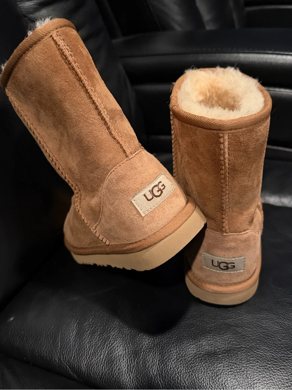 UGG Classic Short Boot in Chestnut - Girls